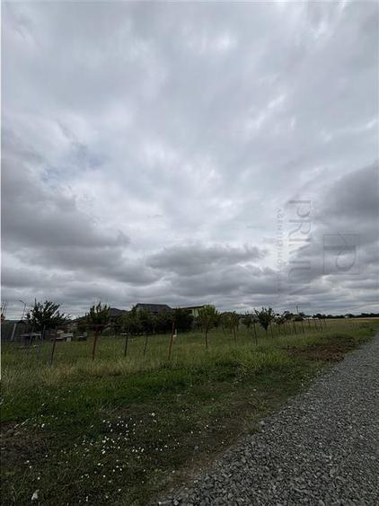 Teren intravilan de 673 mp, în Moșnița Veche