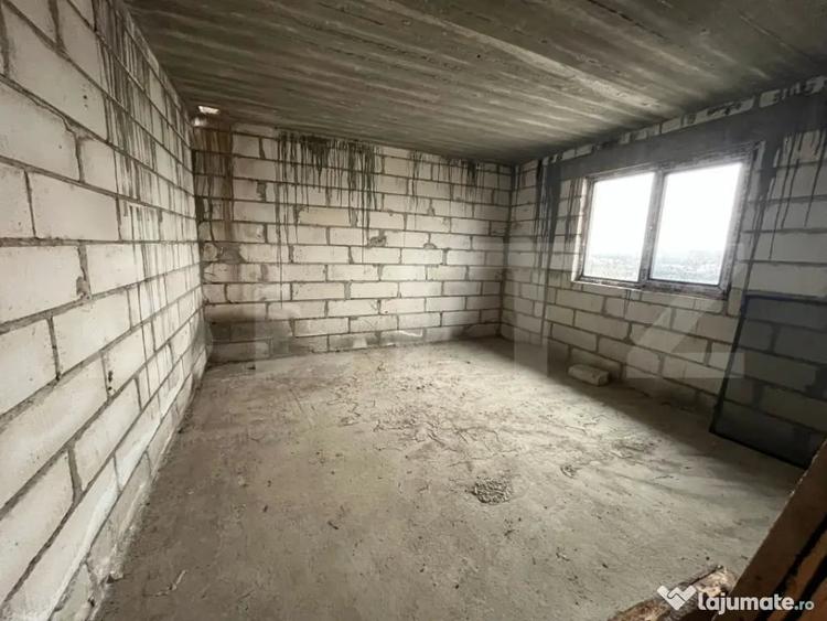 Casă cu 6 camere cu Teren 500 Mp în Central