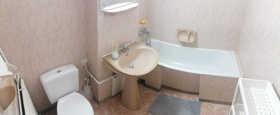 Apartament cu 4 camere decomandat în Exterior Vest