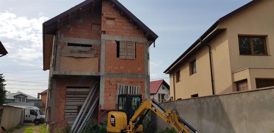 Casă cu 4 camere cu Canalizare în Cazasu