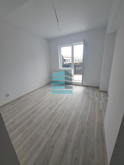 Apartament cu 4 camere decomandat în Titan