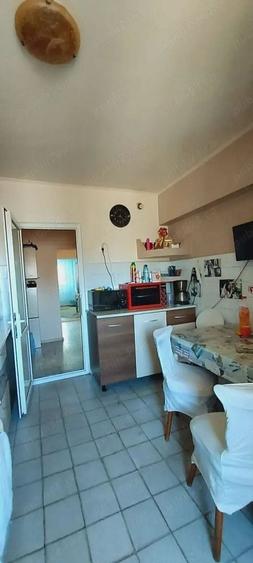 Apartament cu 3 camere decomandat, mobilat în Calarași 4