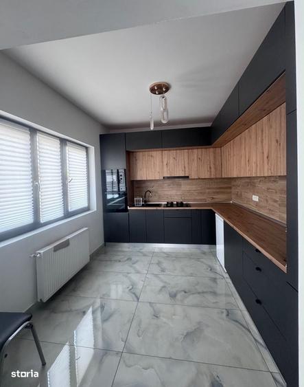 Casă cu 4 camere cu Teren 300 Mp în Central
