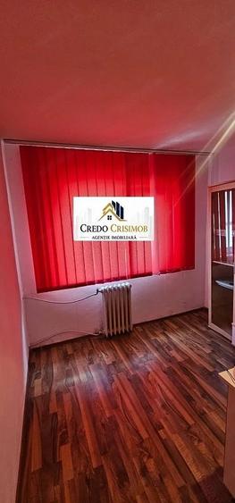 Apartament cu 3 camere decomandat în Micro IV