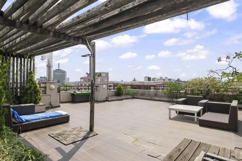 Penthouse cu 6 camere decomandat, mobilat în Aviatorilor