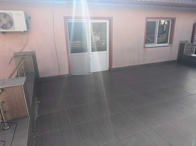 Casă cu 3 camere cu Teren 500 Mp în Băneasa