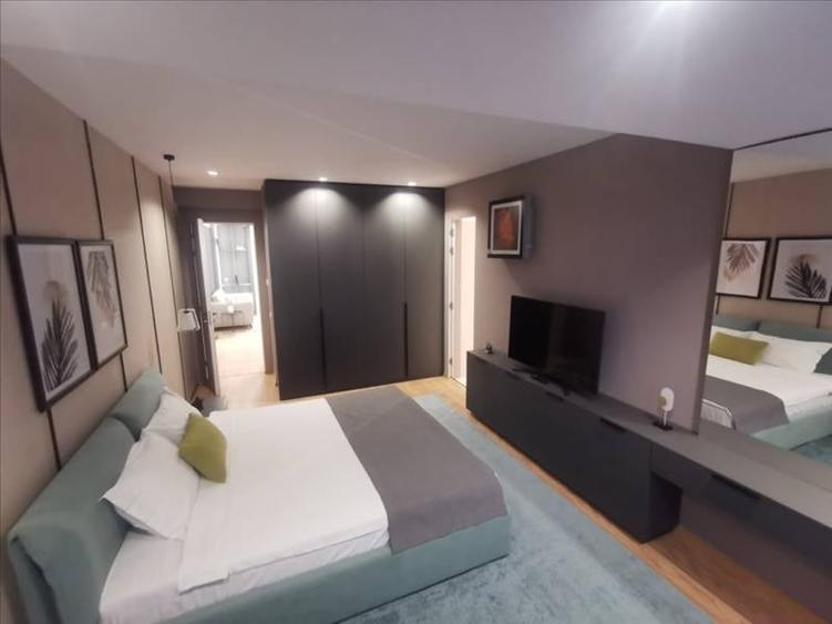 Apartament cu 3 camere decomandat, mobilat în Central