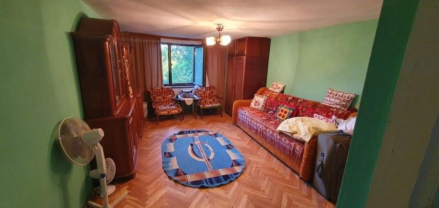 Casă cu 4 camere în Bucium