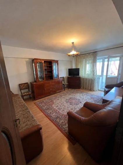 Apartament cu 3 camere decomandat în Valea Rosie