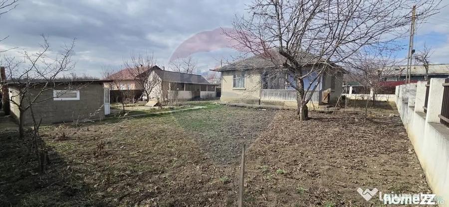 Casă cu 4 camere cu Teren 614 Mp în Stânca (Ștefănești)