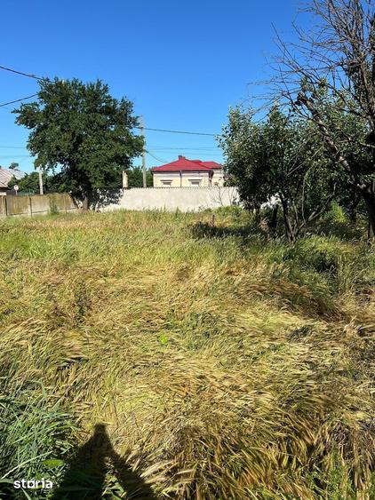 Casă cu 4 camere cu Teren 983 Mp în Peretu