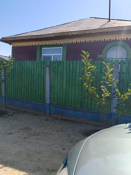 Casa de vanzare , 4 camere, 2 holuri - 8