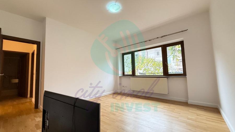Apartament cu 3 camere decomandat în Primăverii