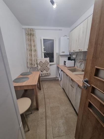 Apartament cu 2 camere nedecomandat în Podu Roș