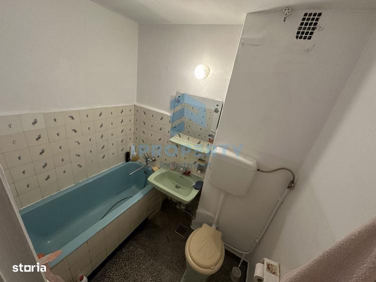 Apartament cu 3 camere semidecomandat în Central