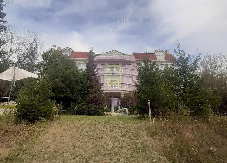 Casă individuală cu 15 camere decomandat cu Canalizare în Băneasa