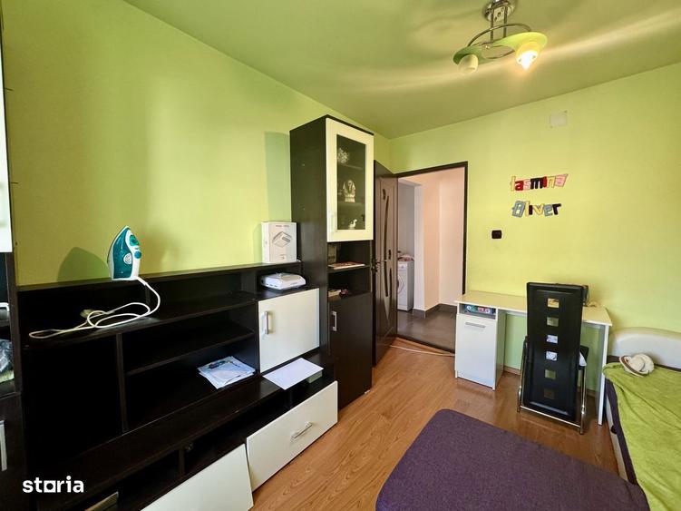 Apartament cu 3 camere decomandat, mobilat în Soarelui