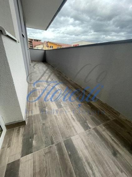Apartament cu 3 camere semidecomandat, mobilat în Florești