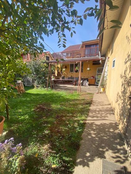 Casă cu 5 camere cu Teren 500 Mp în Lotus