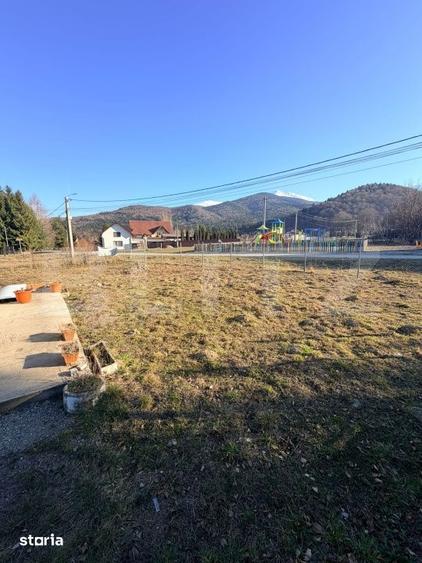 Teren de 300 mp, în Sâmbăta de Sus