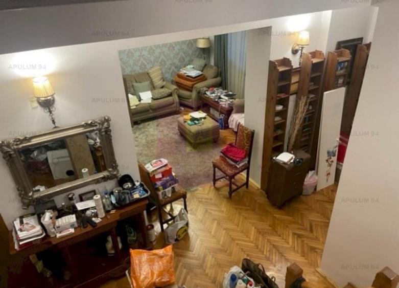 Casă cu 5 camere cu Teren 220 Mp în Drumul Sării
