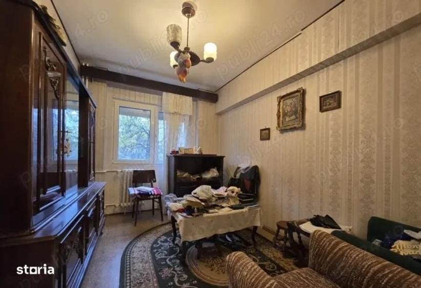 Apartament cu 3 camere decomandat în Iancului