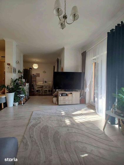 Casă cu 3 camere cu Teren 573 Mp în Vladimirescu