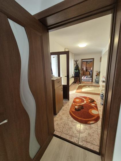 Casă individuală cu 3 camere cu Canalizare în Central