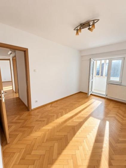 Birou, de 90 mp, în Central