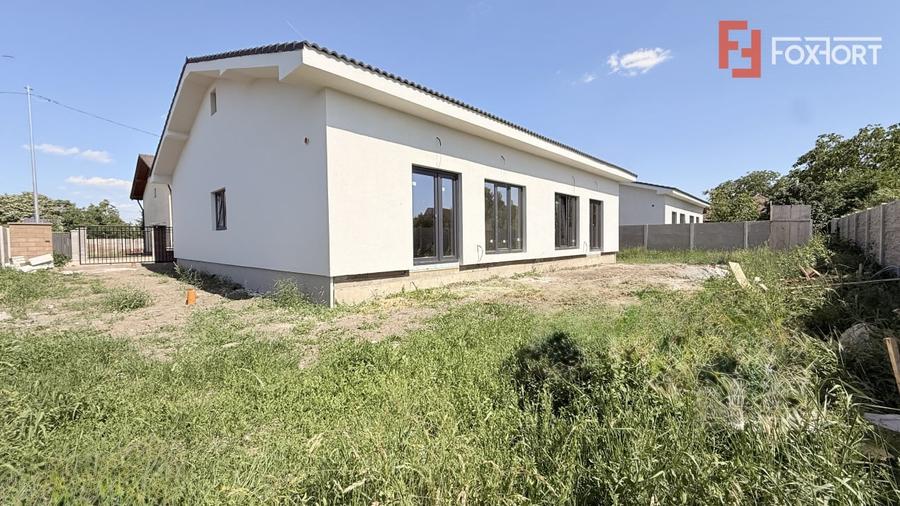 Duplex cu 3 camere cu Teren 250 Mp în Moșnița Veche