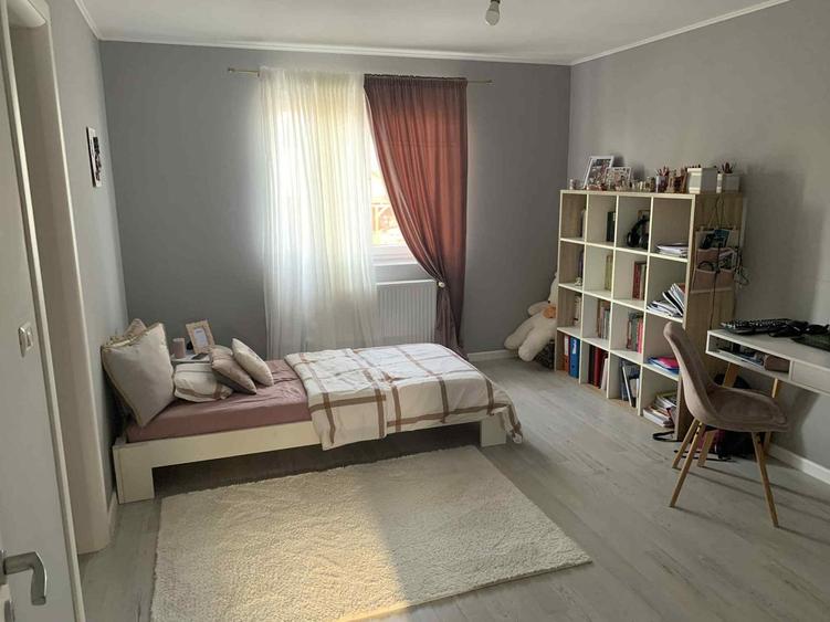 Duplex cu 4 camere cu Canalizare în Vladimirescu