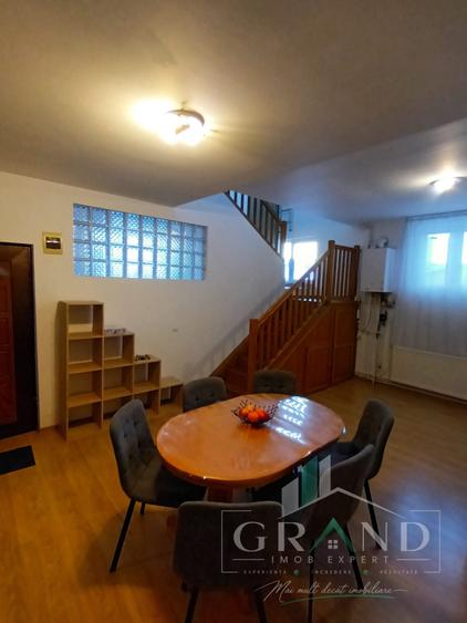 Apartament cu 3 camere semidecomandat, mobilat în Semicentral