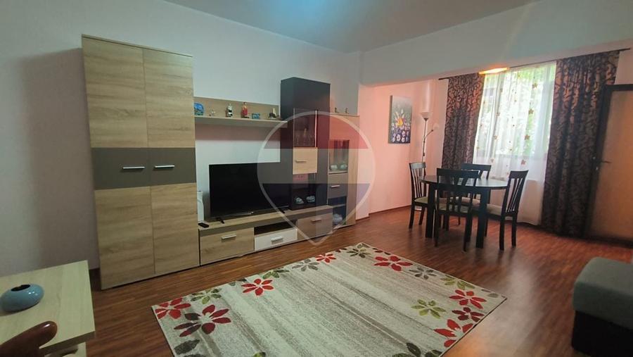 Apartament cu 2 camere decomandat, mobilat în Micro 13