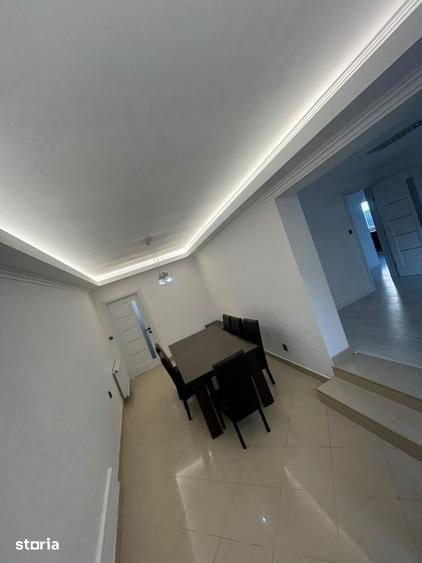 Casa individuala, decomanda, 6 camere, 180 mp ., teren 3 ari., zona d - 7