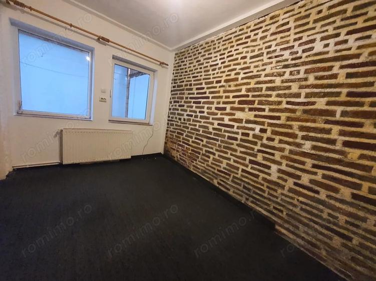 Casă cu 2 camere cu Teren 75 Mp în Centrul Istoric