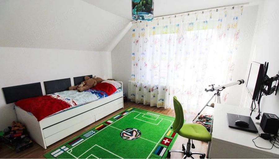 Casă cu 5 camere cu Teren 444 Mp în Corunca