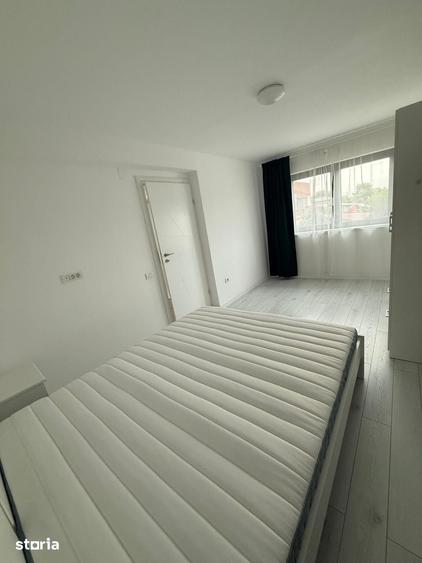 Casă cu 5 camere cu Teren 130 Mp în Berceni