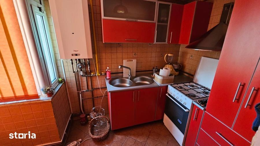 Apartament cu 4 camere decomandat în Găvana