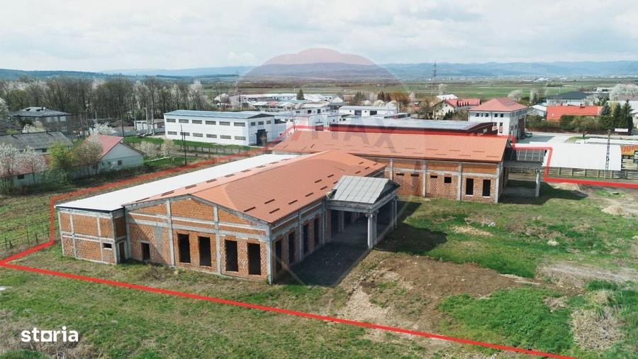Spațiu comercial, de 1,800 mp, în Central