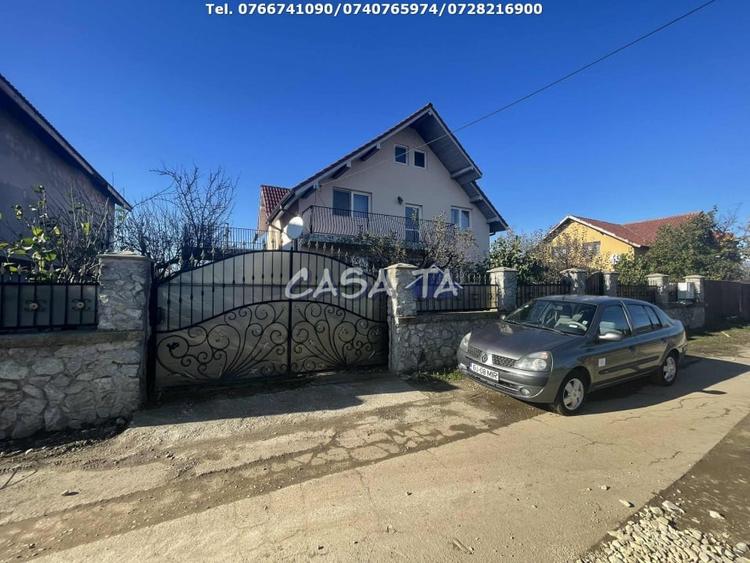 Casă individuală cu 4 camere cu Canalizare în Primăverii