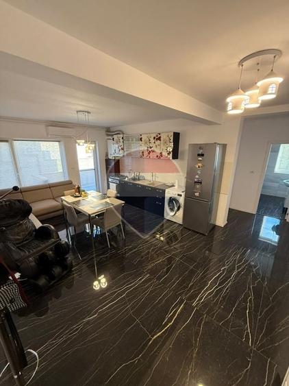 Apartament cu 3 camere decomandat, mobilat în Dumbrăvița