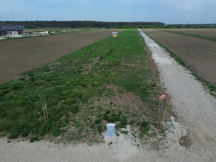 Teren de 400 mp, în Săbăreni