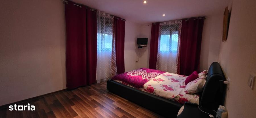 Casă cu 6 camere cu Teren 769 Mp în Prăjești