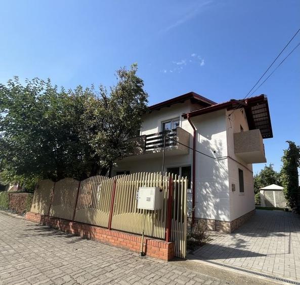Casă individuală cu 6 camere cu Canalizare în Ronaț