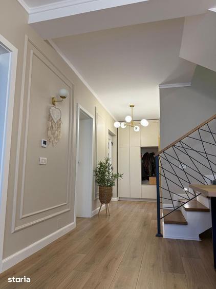 Casă cu 5 camere cu Teren 244 Mp în Giroc