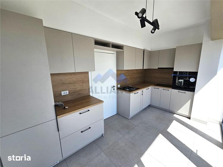Apartament cu 3 camere decomandat în Baza 3