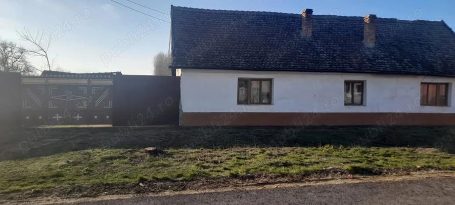 Casă cu 2 camere cu Teren 3680 Mp în Central