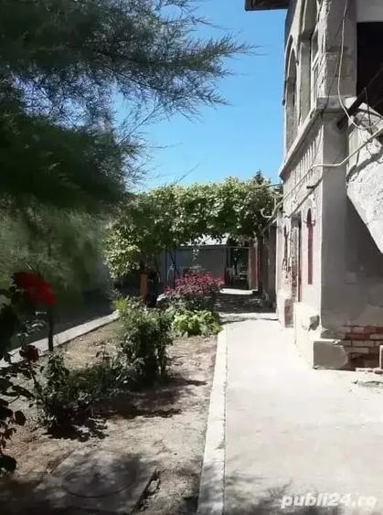 Casă cu 6 camere cu Teren 540 Mp în Central