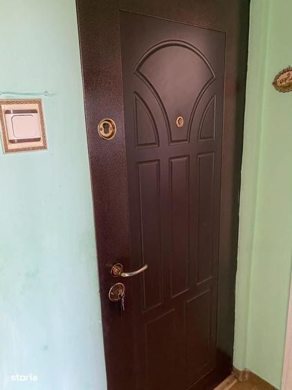 Apartament de vanzare cu 3 camere zona Micro 1 - 1