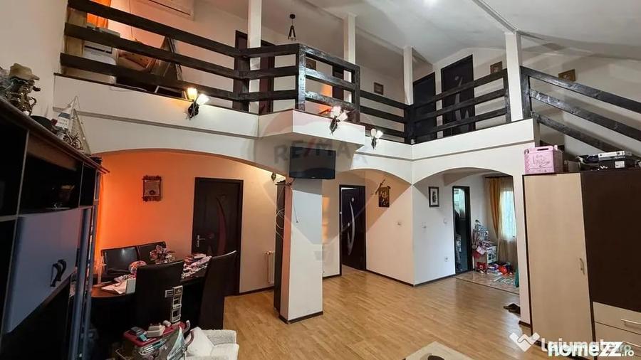 Casă cu 5 camere cu Teren 500 Mp în Est